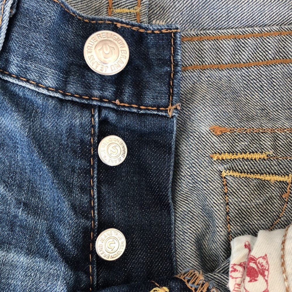 True Religion Riley Shorts - Picture 9 of 9